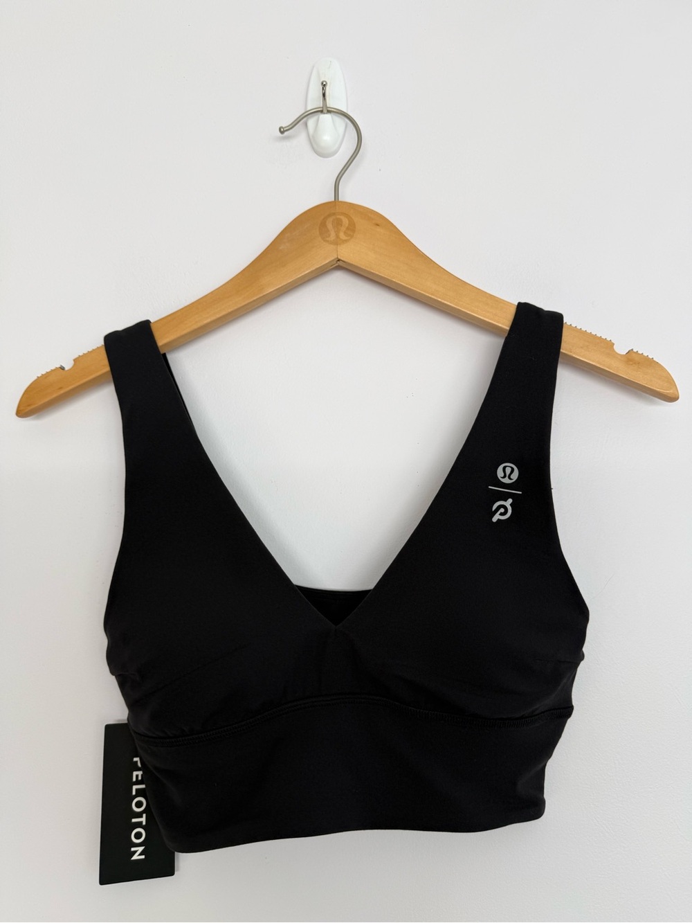 Lululemon Align V-Neck Bra *Light Support, C/D Cup Black Size 4 Peloton NWT